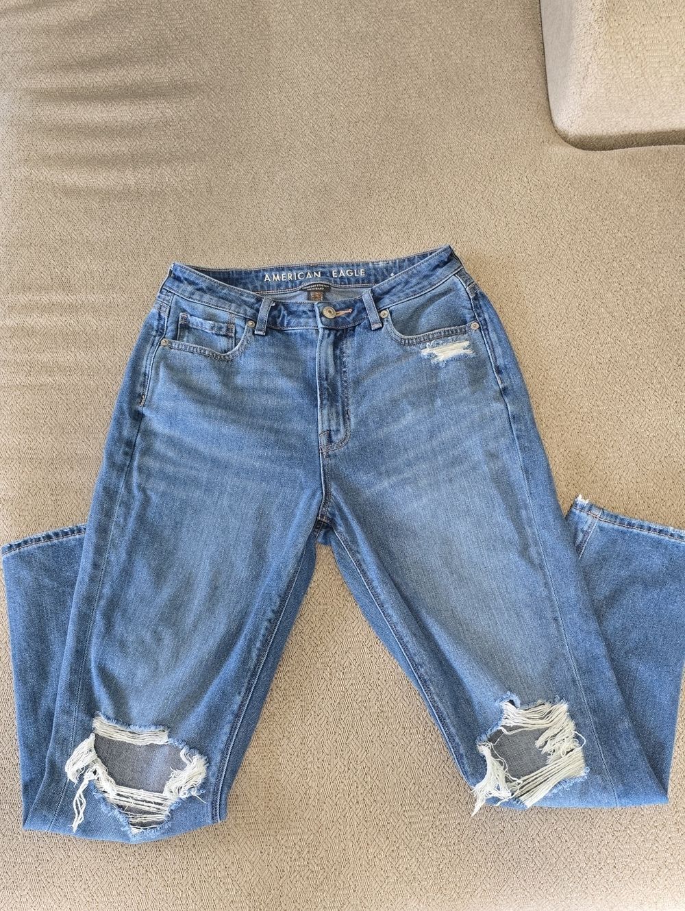 American Eagle Comfort Stretch Waistband Distressed Mom Jeans - Size 4